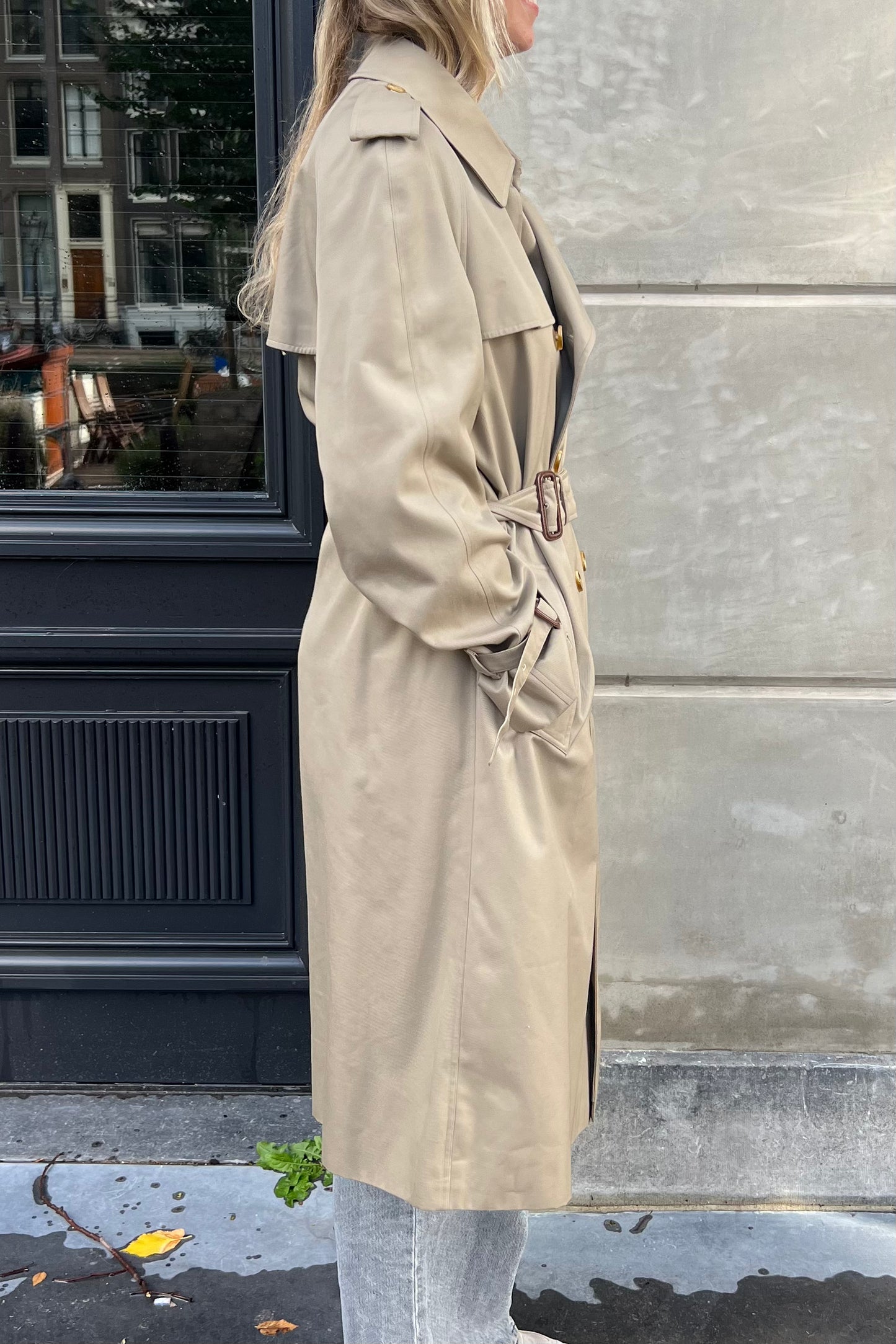 Vintage Classic Belted Trenchcoat