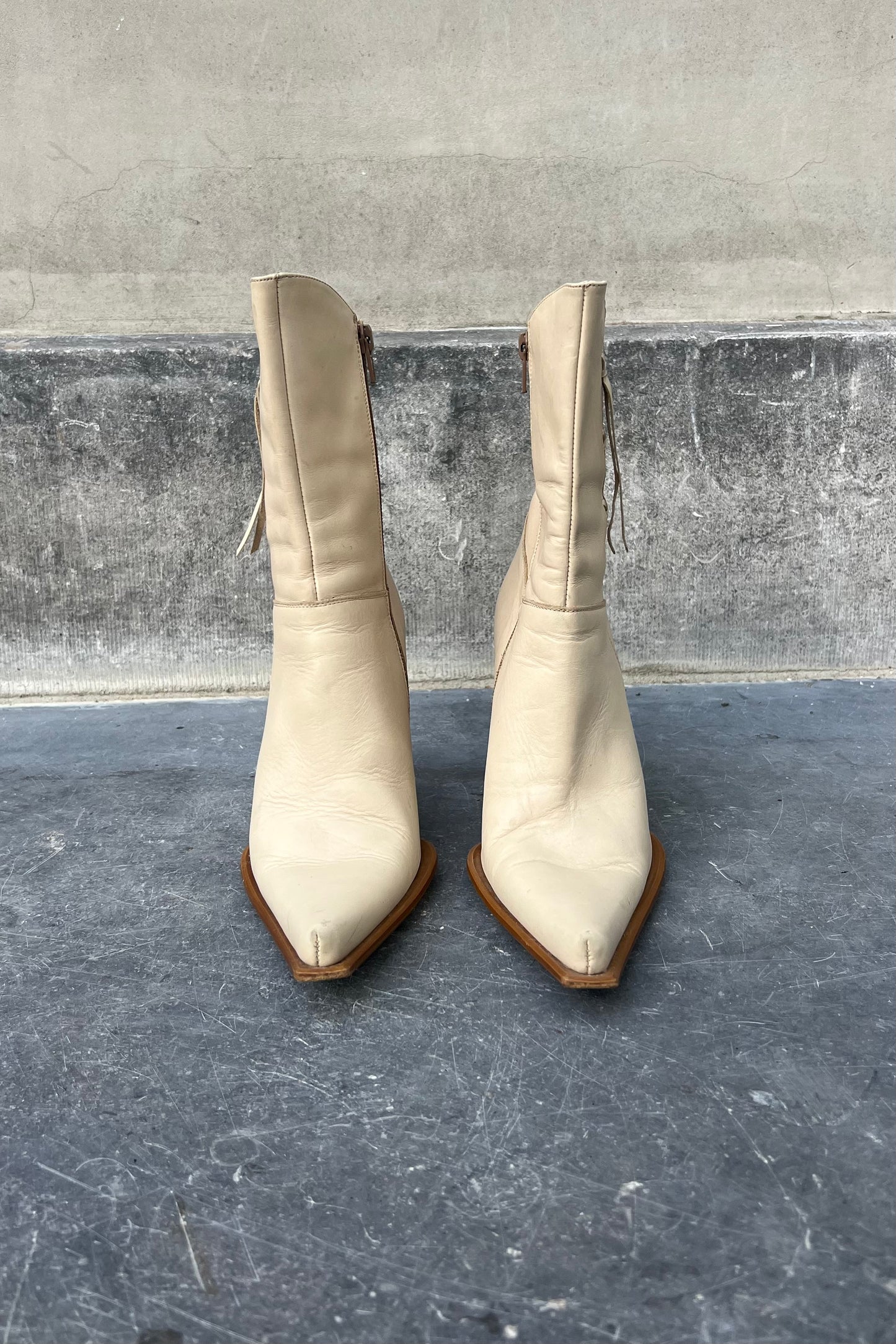 Vintage Cream Pointed Toe Ankle Boot 37
