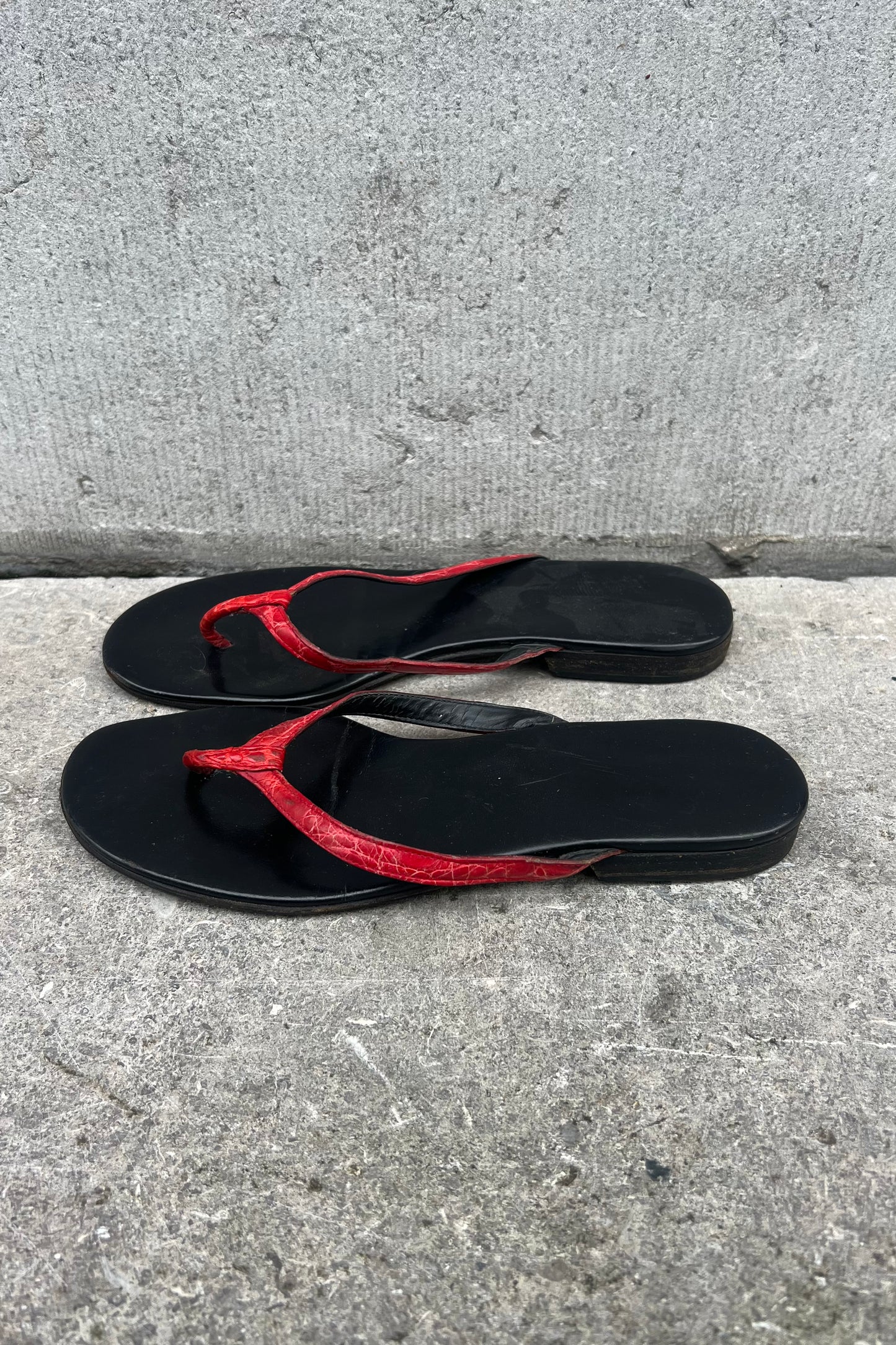 Vintage Red Croco Thong Sandals 37