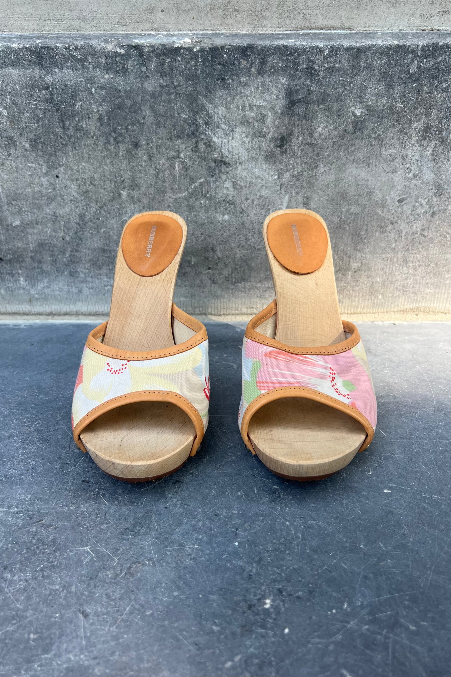 Vintage Floral Clog Heels 39