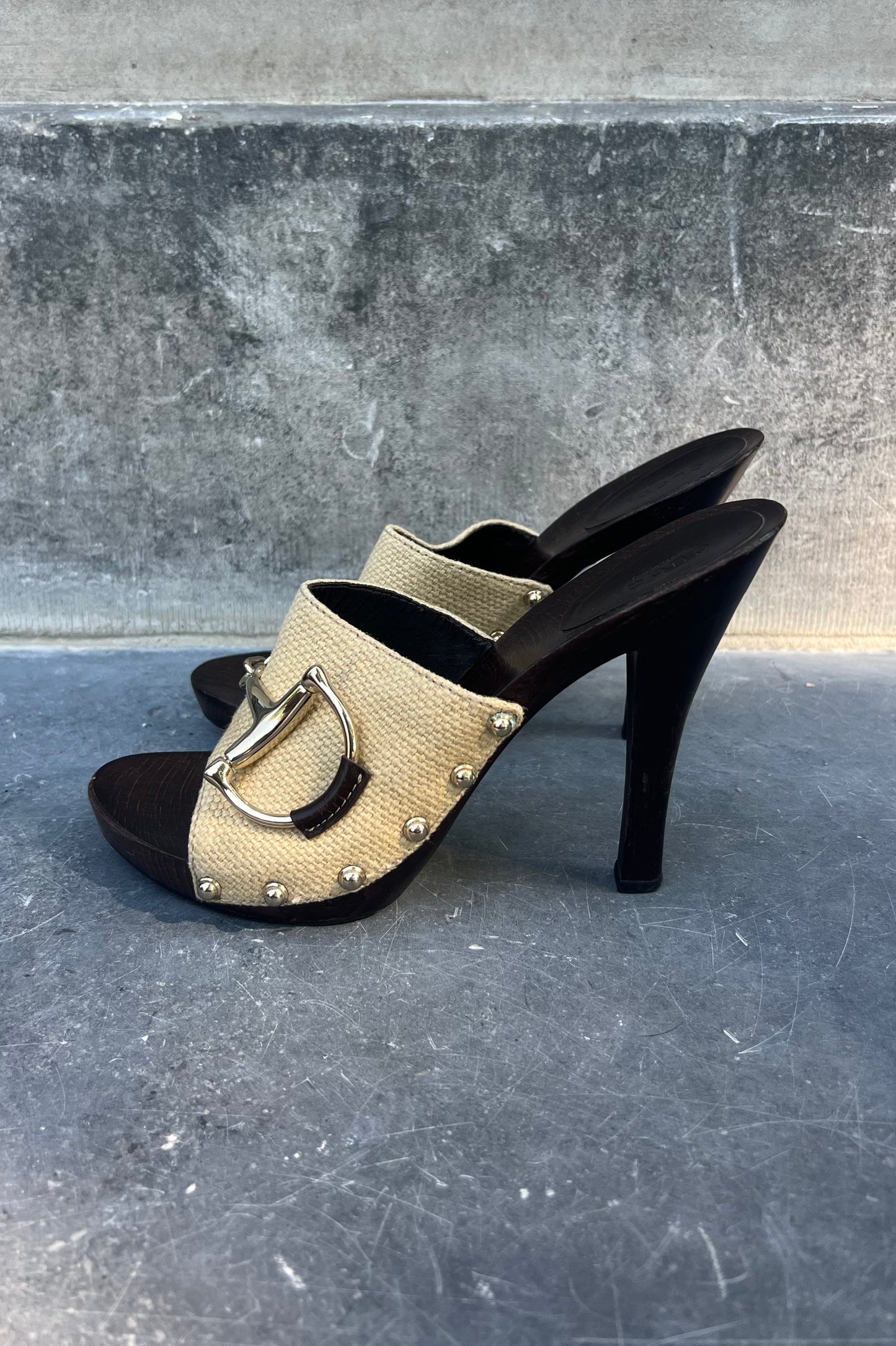 Vintage Beige Woven Horsebit Clog Heels 38.5