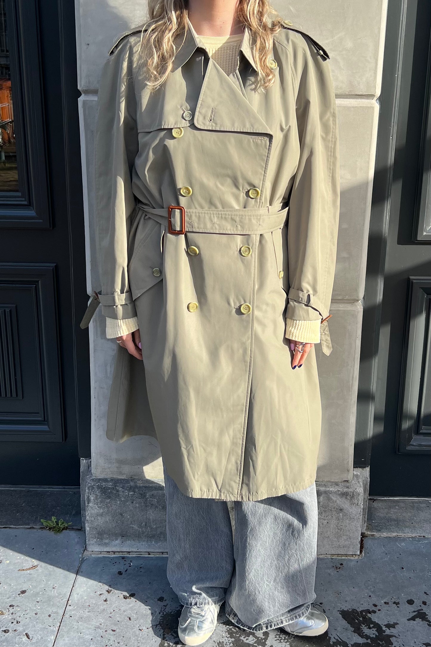 Vintage Classic Belted Trenchcoat