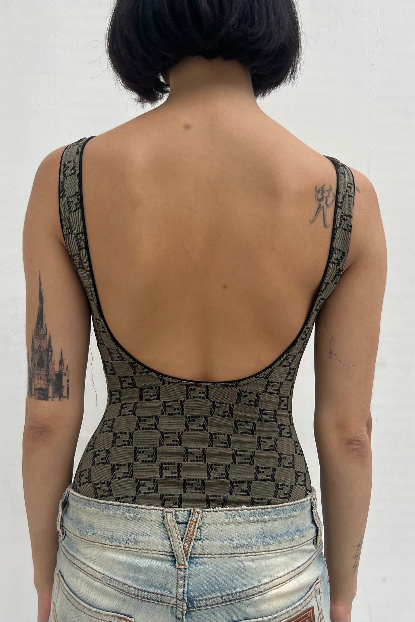 Vintage Brown Logo Body