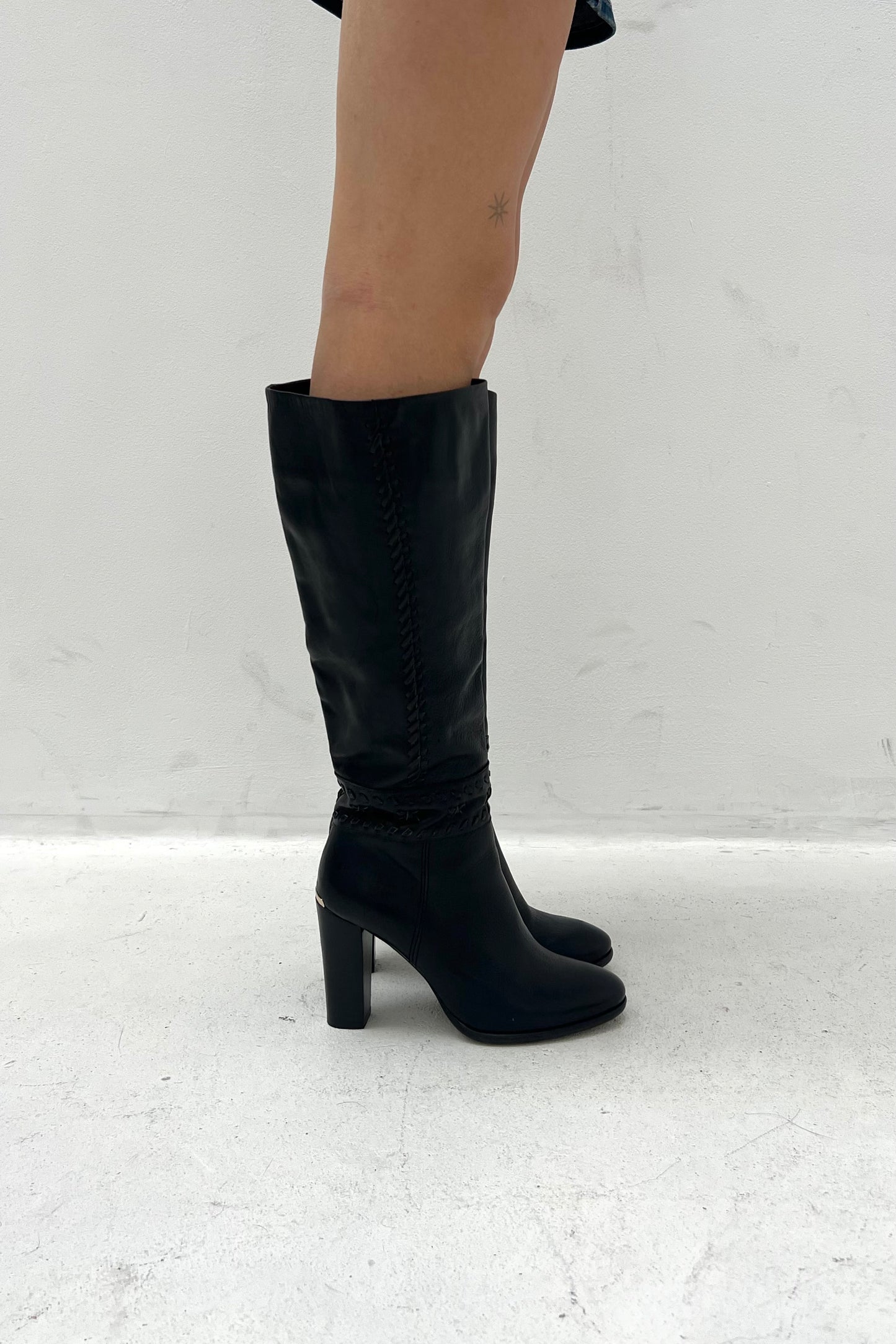 Vintage Black High Leather Stitch Detail Boots 39 -
