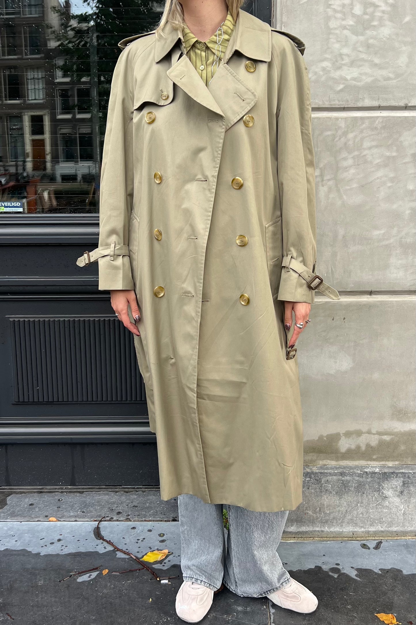 Vintage Classic Belted Trenchcoat