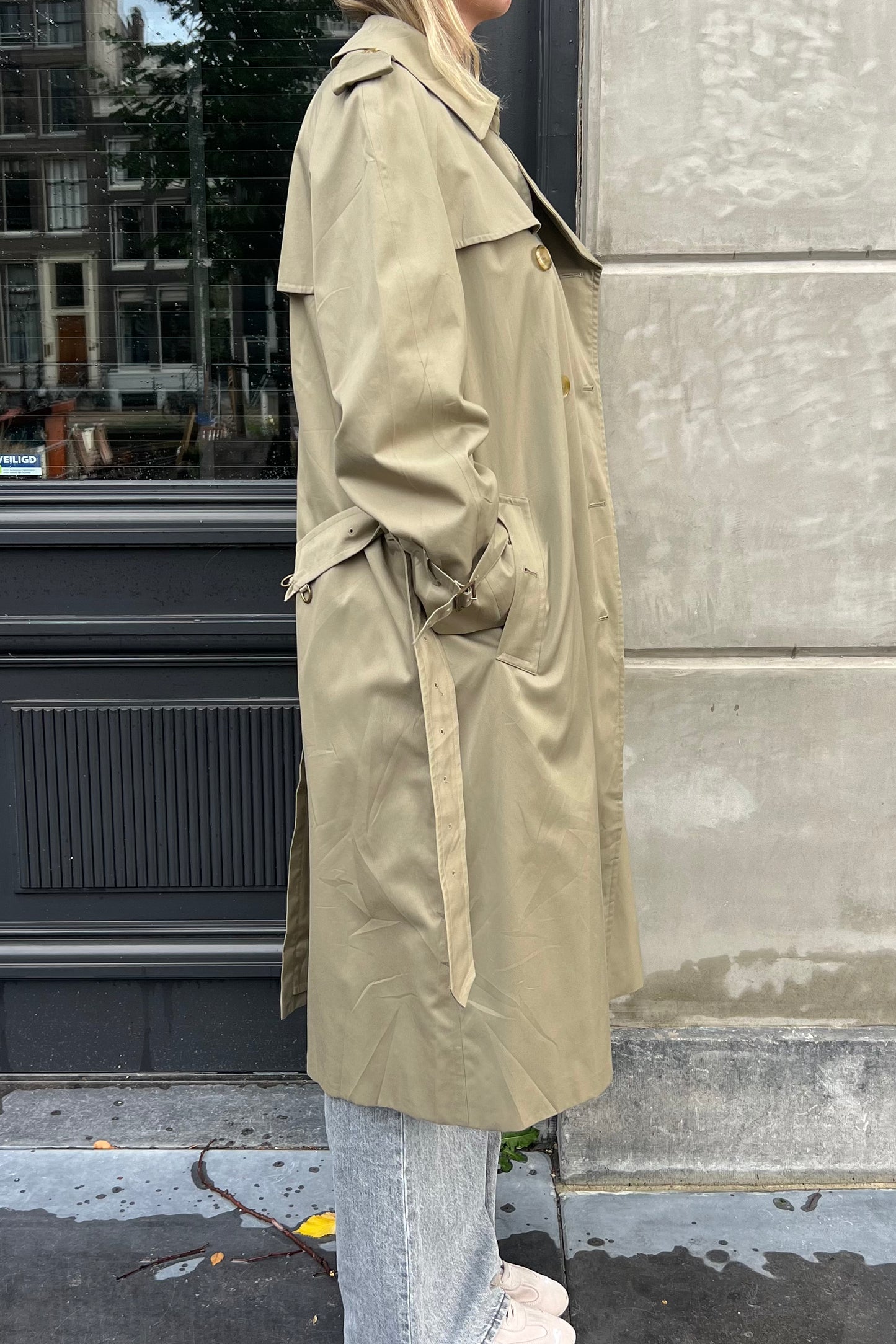 Vintage Classic Belted Trenchcoat
