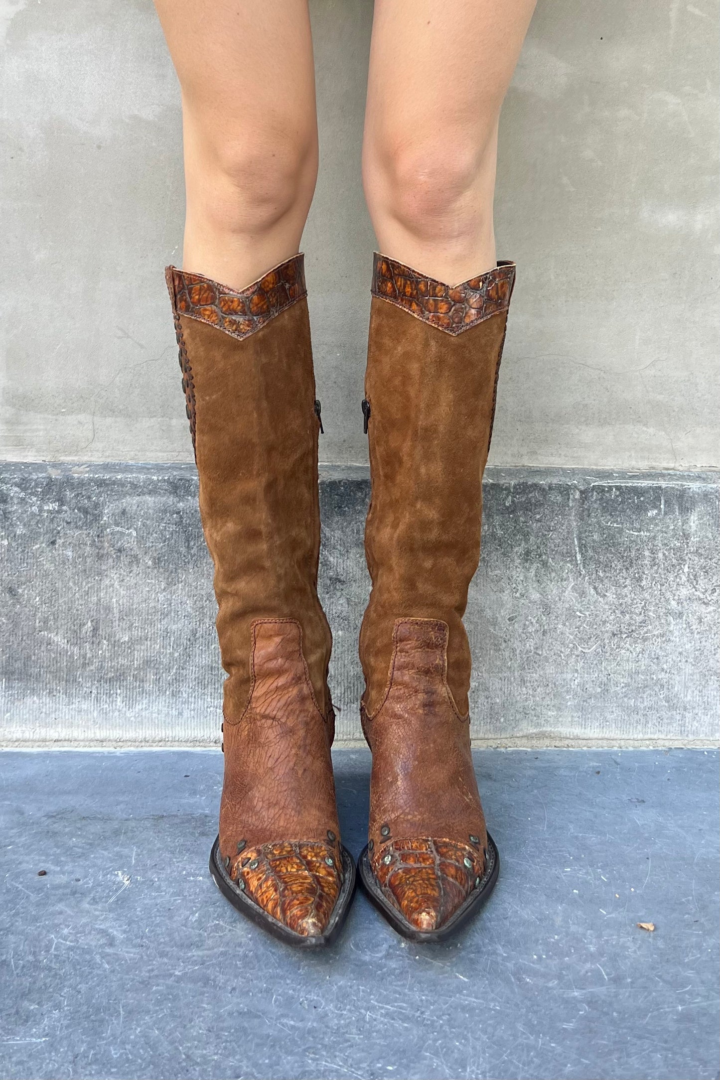 Vintage Suede Studs & Croco Details Boots 37