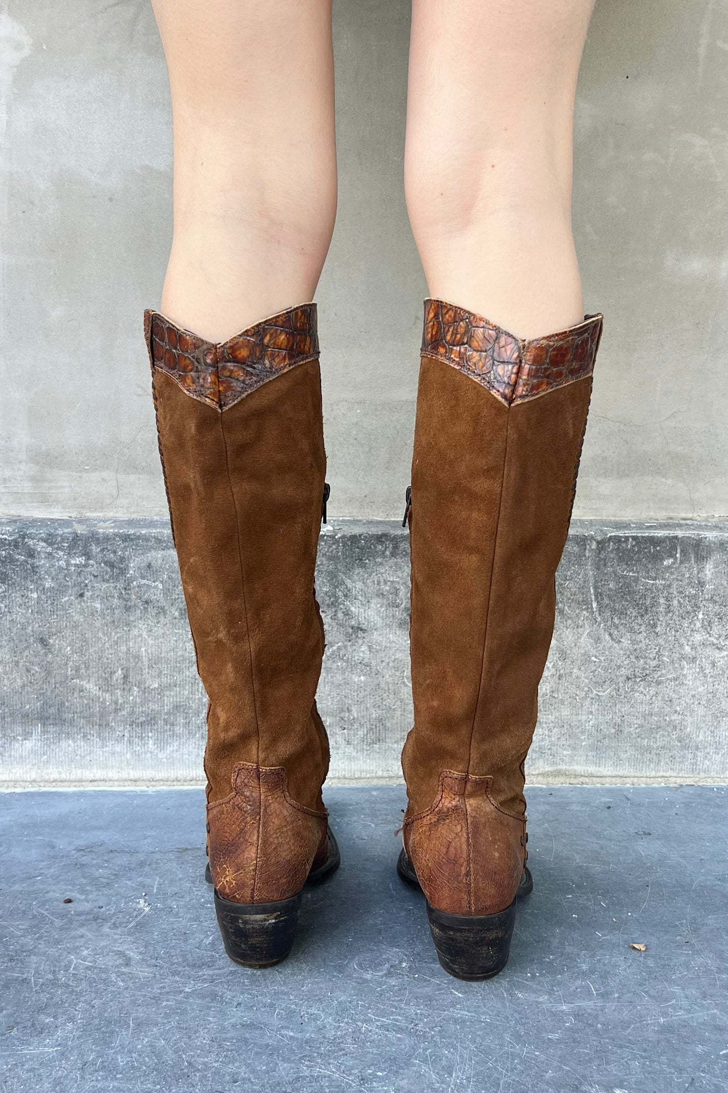 Vintage Suede Studs & Croco Details Boots 37