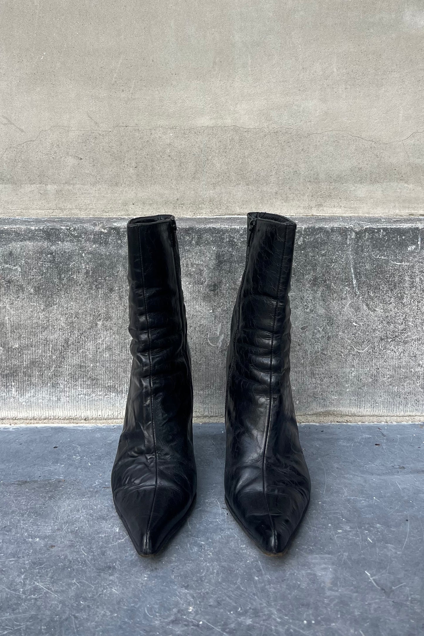 Vintage Black Classic Crackle Boots 37