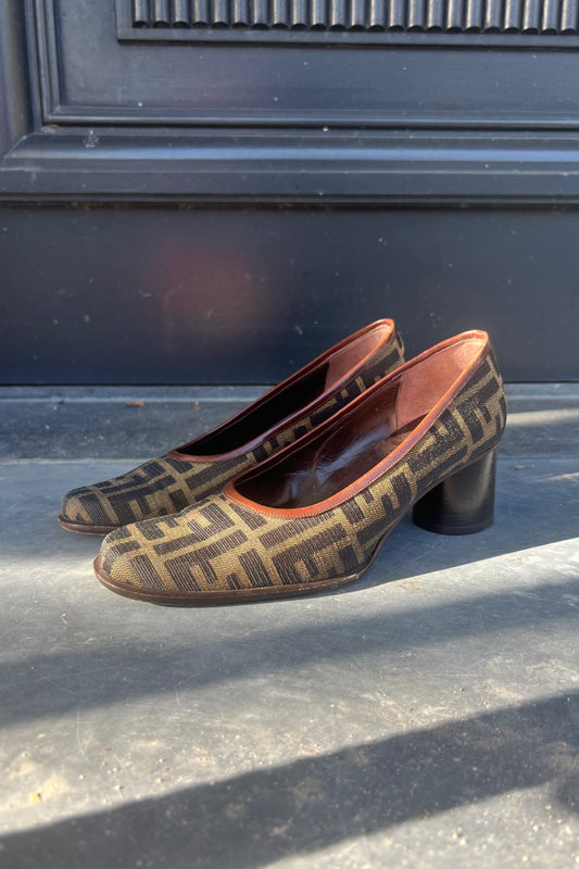 Vintage Classic Zucca Heels 37