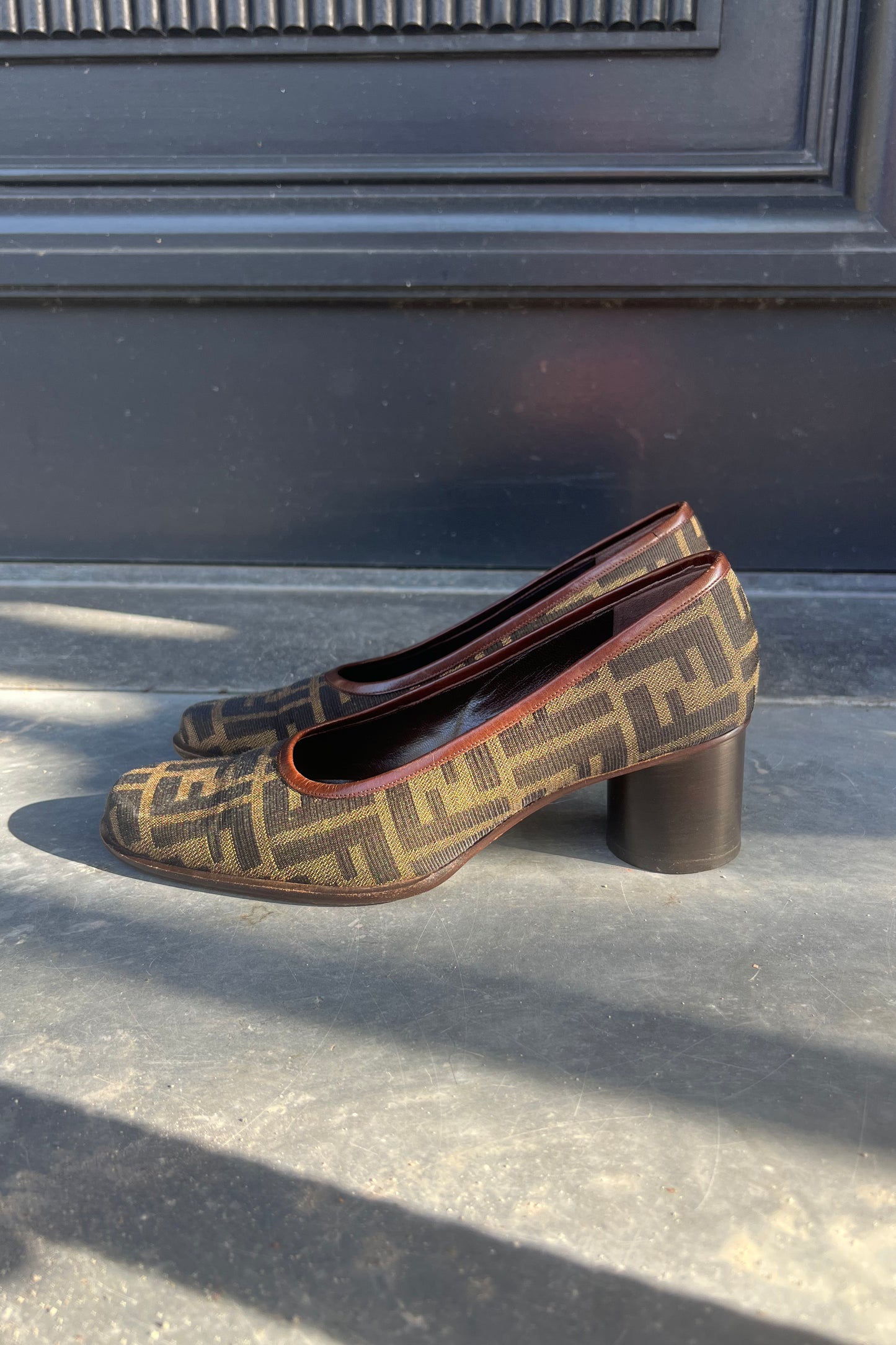 Vintage Classic Zucca Heels 37