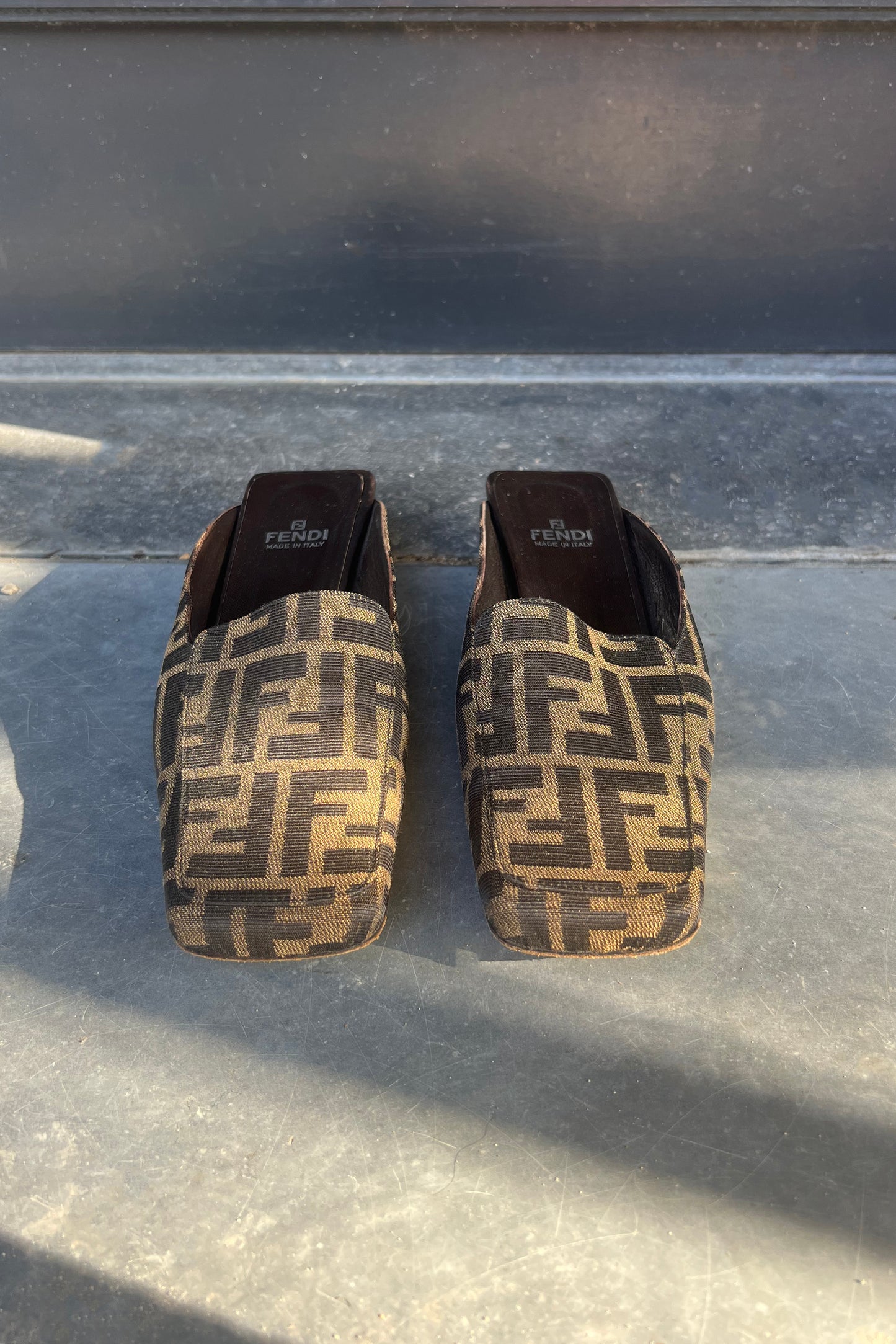 Vintage Classic Zucca Slide Mules 40.5