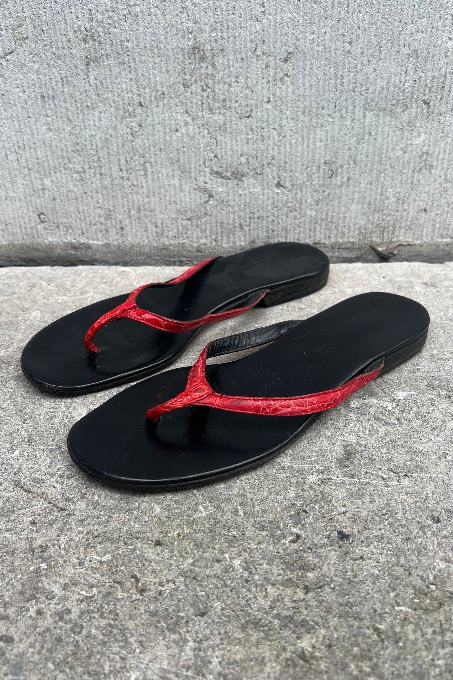Vintage Red Croco Thong Sandals 37