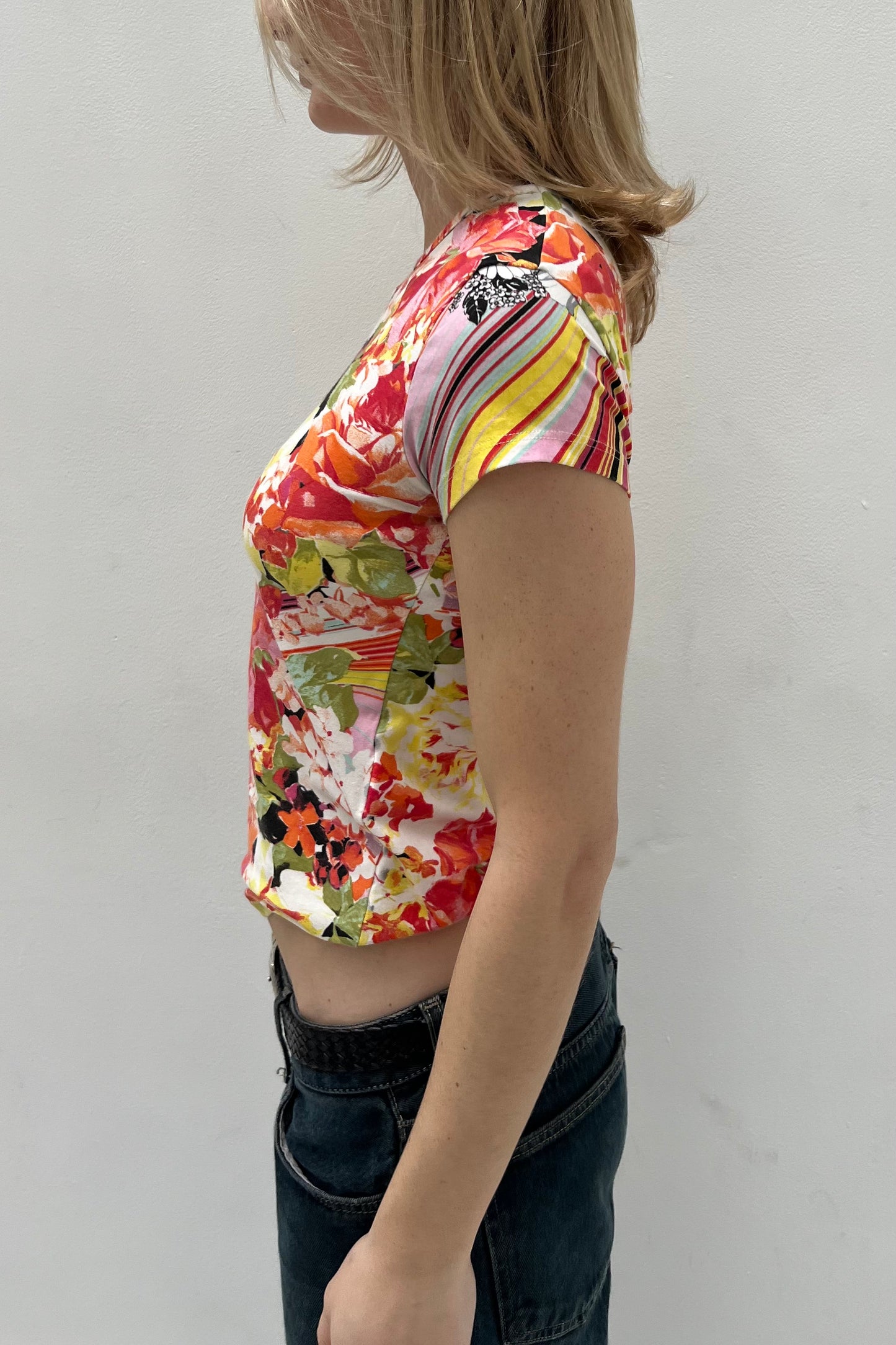 Vintage White & Roses Cotton Tee