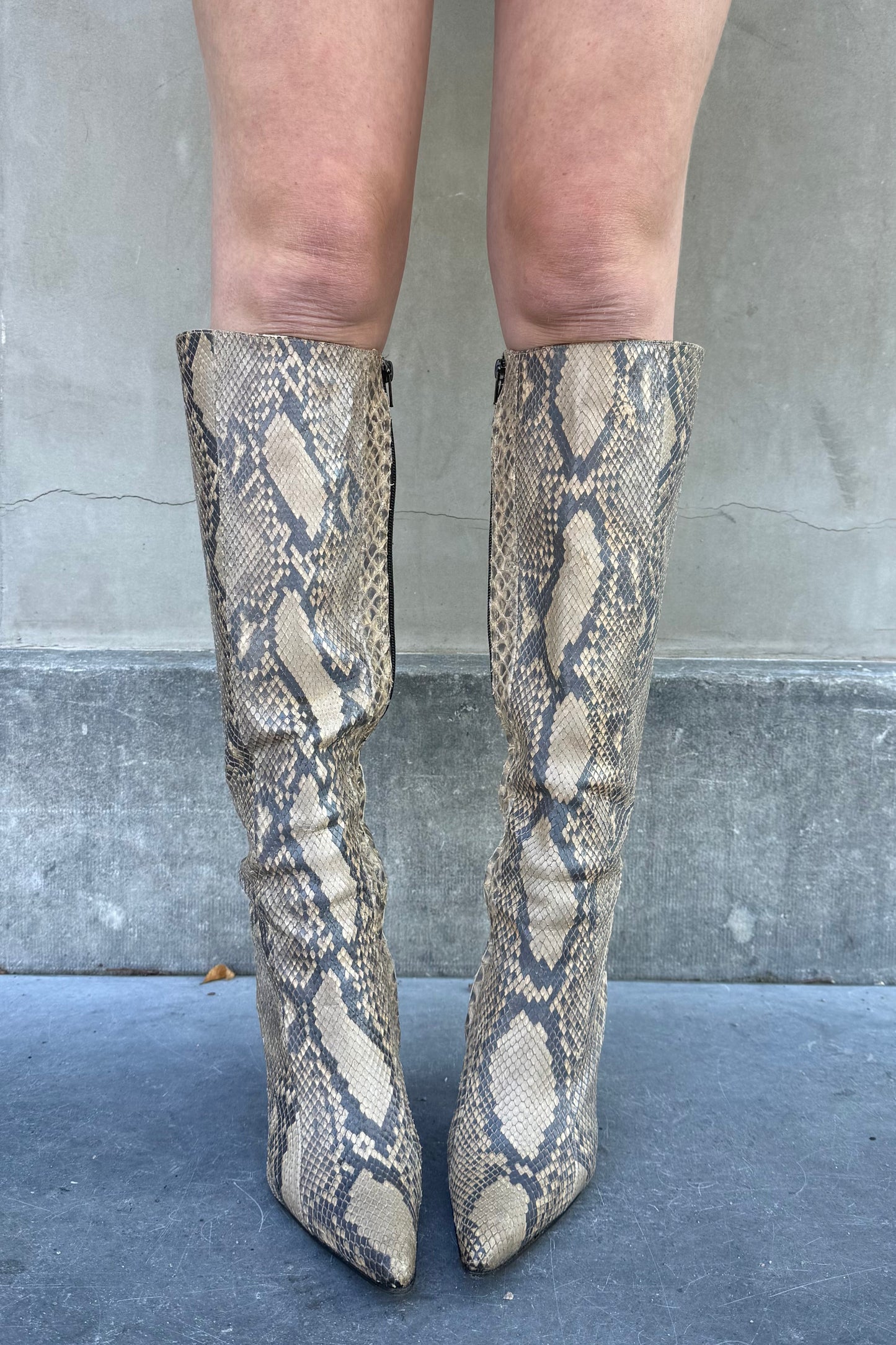 Vintage Beige Python Pointy Toe Boots 39,5