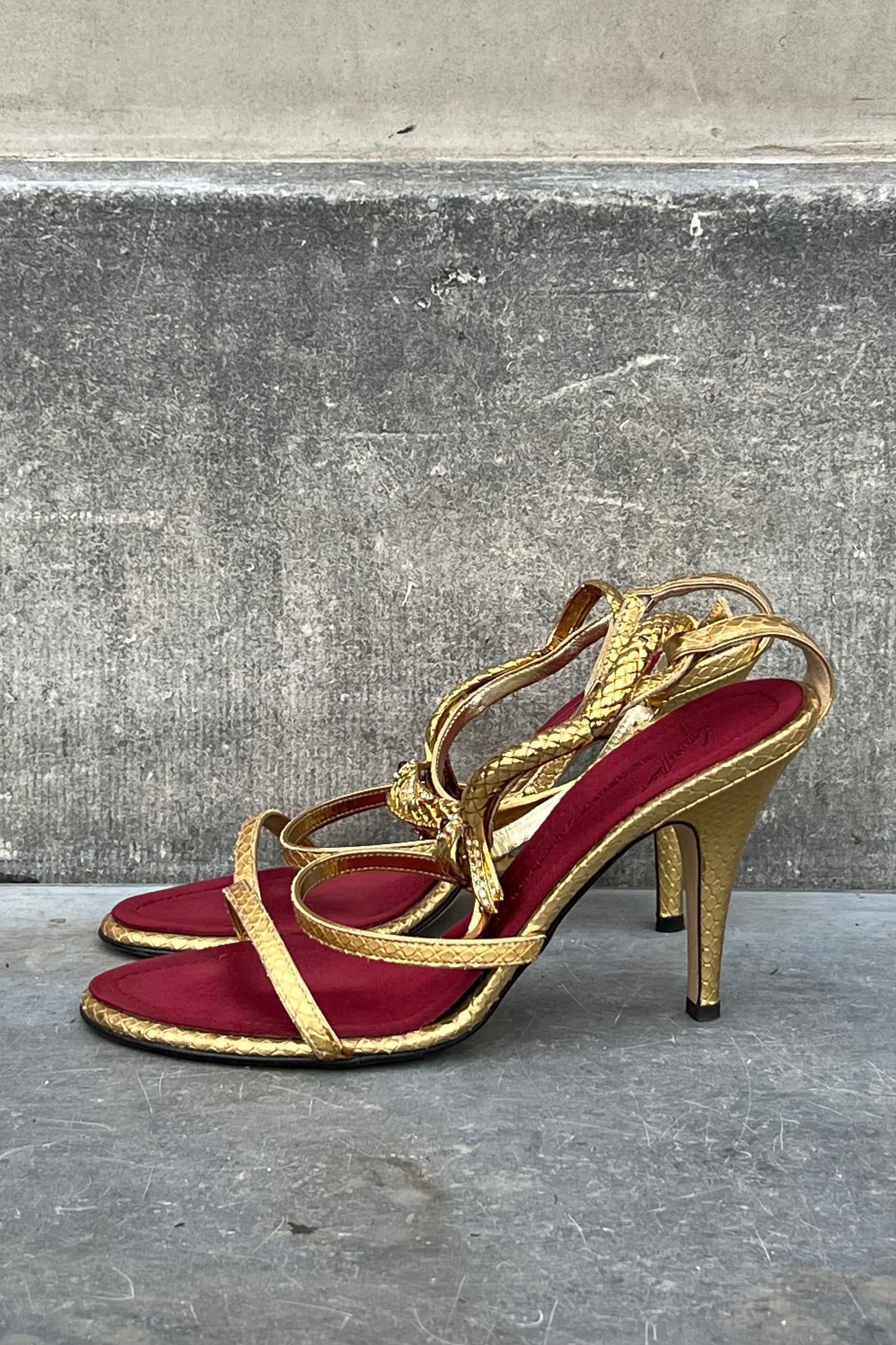 Vintage golden Fish Heels 39