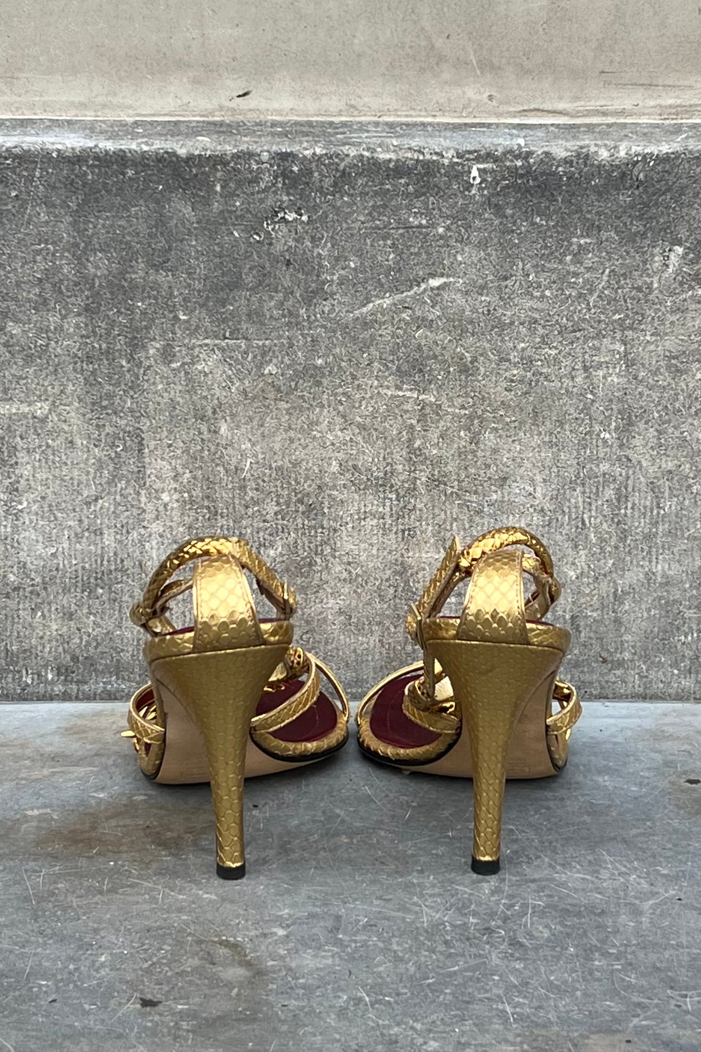 Vintage golden Fish Heels 39