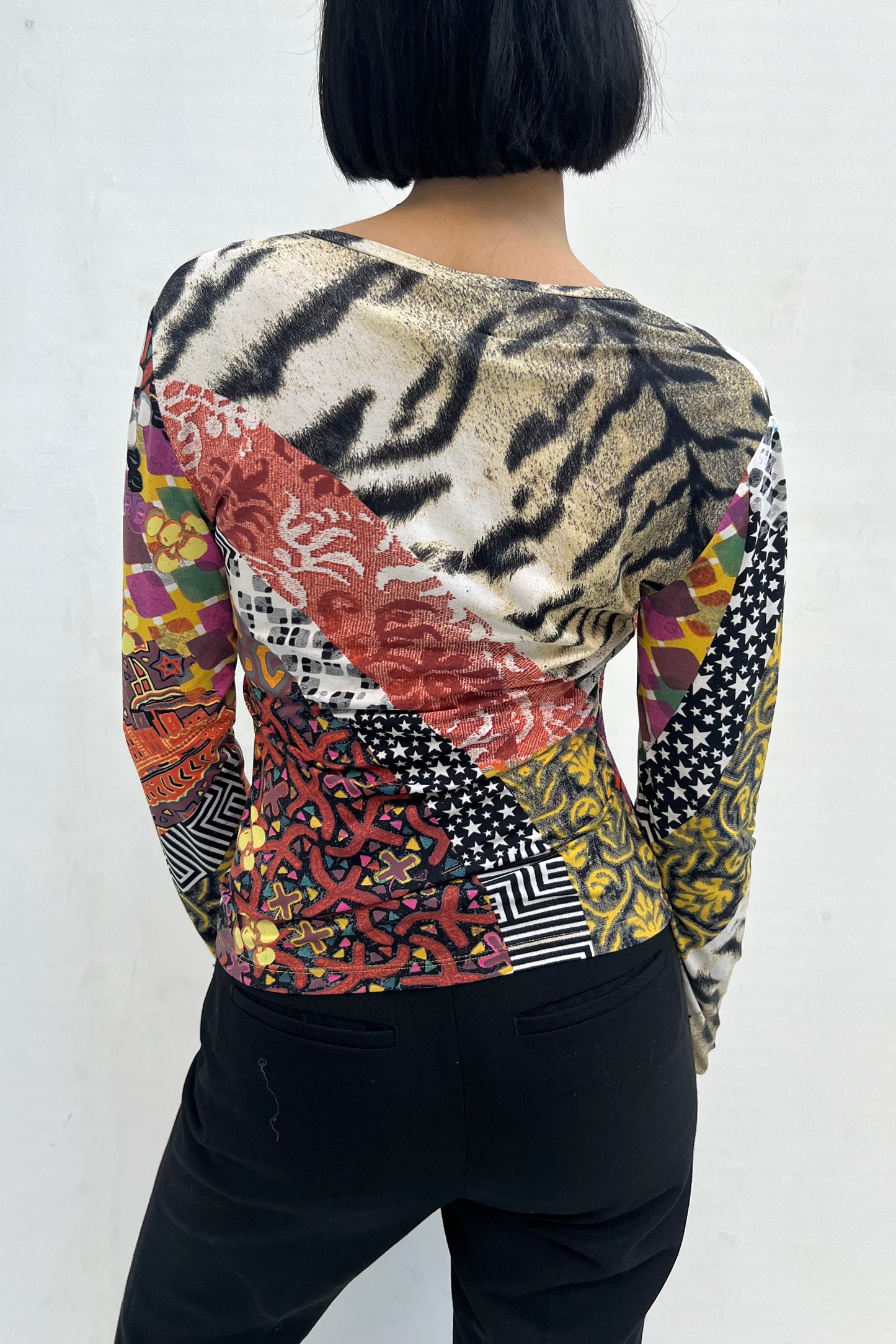 Vintage Fantasy Jewel & Tiger V-Neck Longsleeve