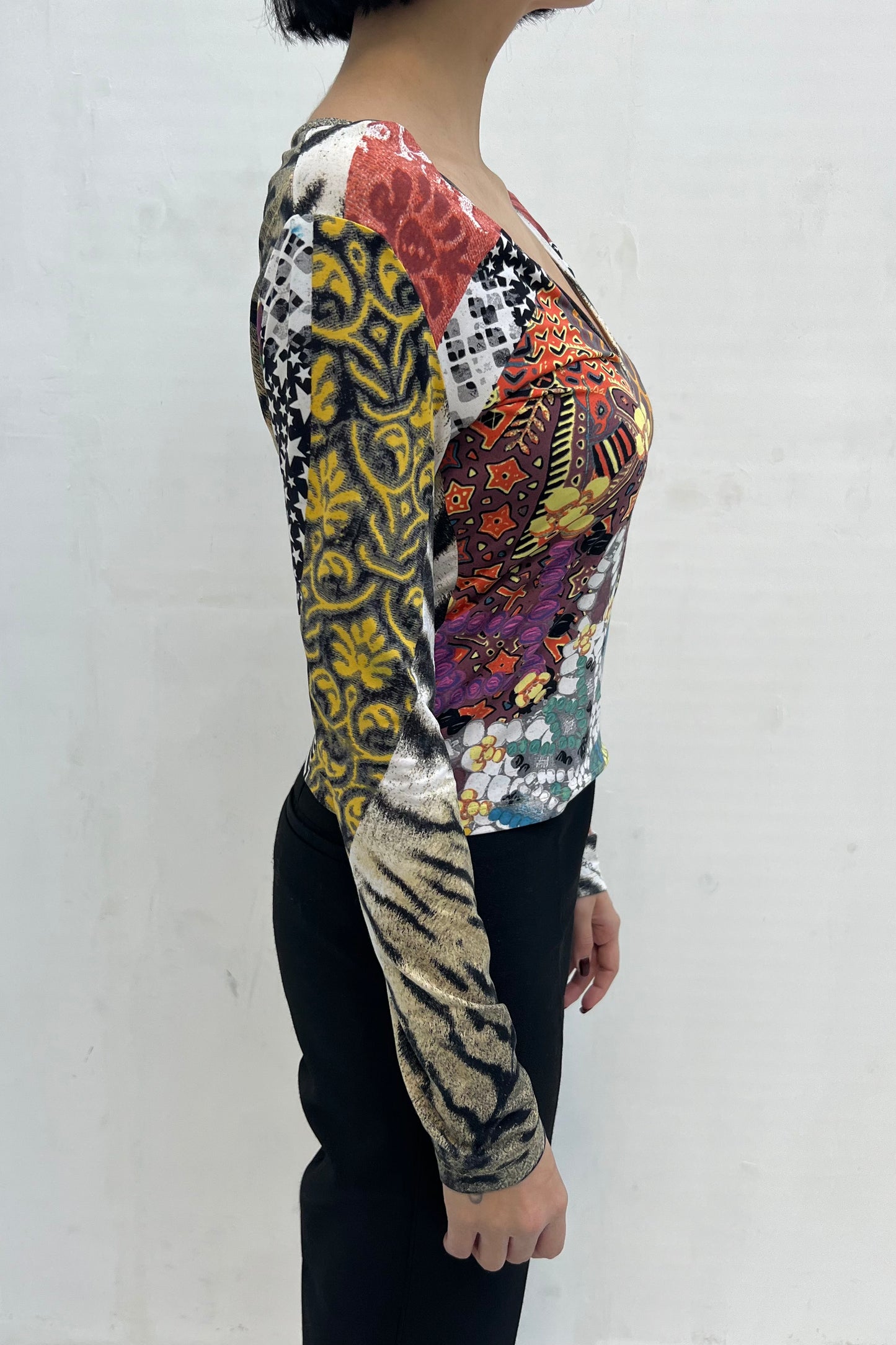 Vintage Fantasy Jewel & Tiger V-Neck Longsleeve