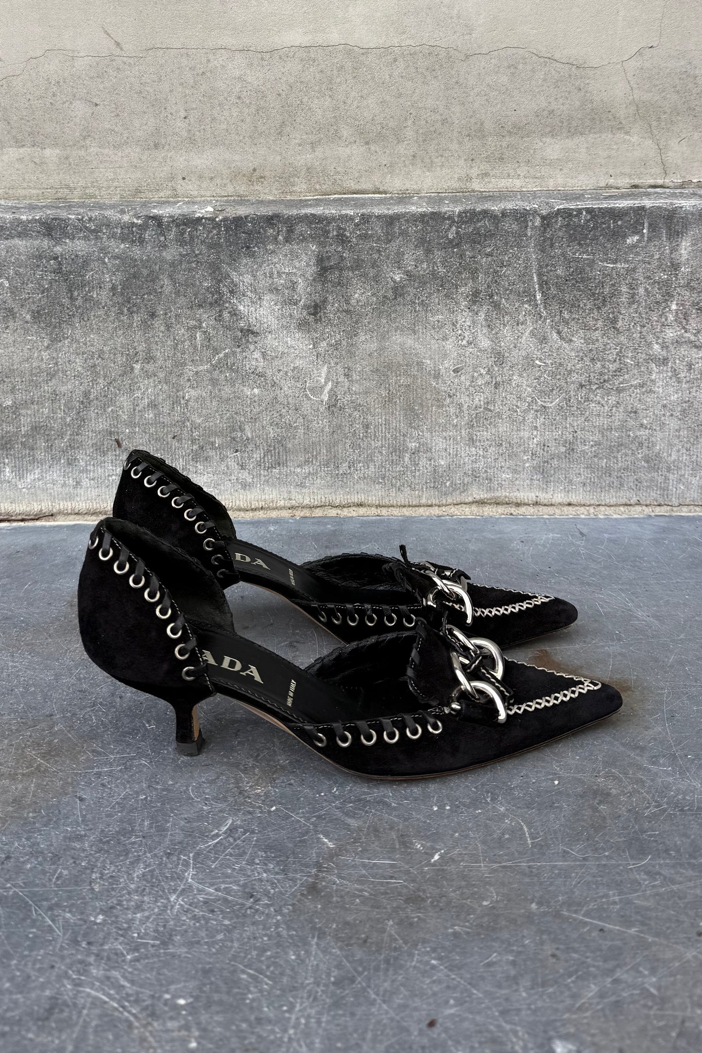 Vintage Black Suede Silver Eyelet Toe Kitten Heel 37,5