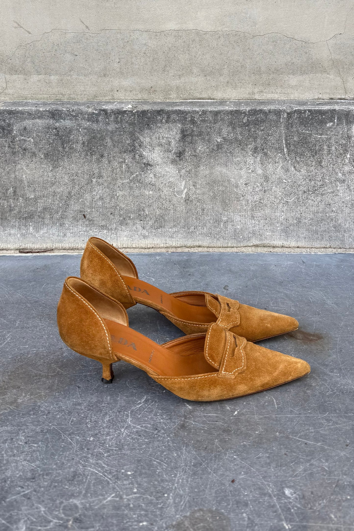 Vintage Tan Suede Pointy Toe Kitten Heels 37,5