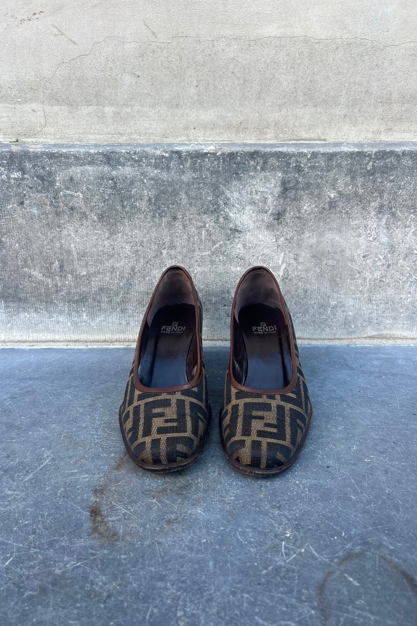 Vintage Classic Zucca Heels 37