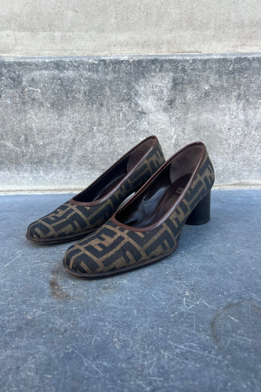 Vintage Classic Zucca Heels 37