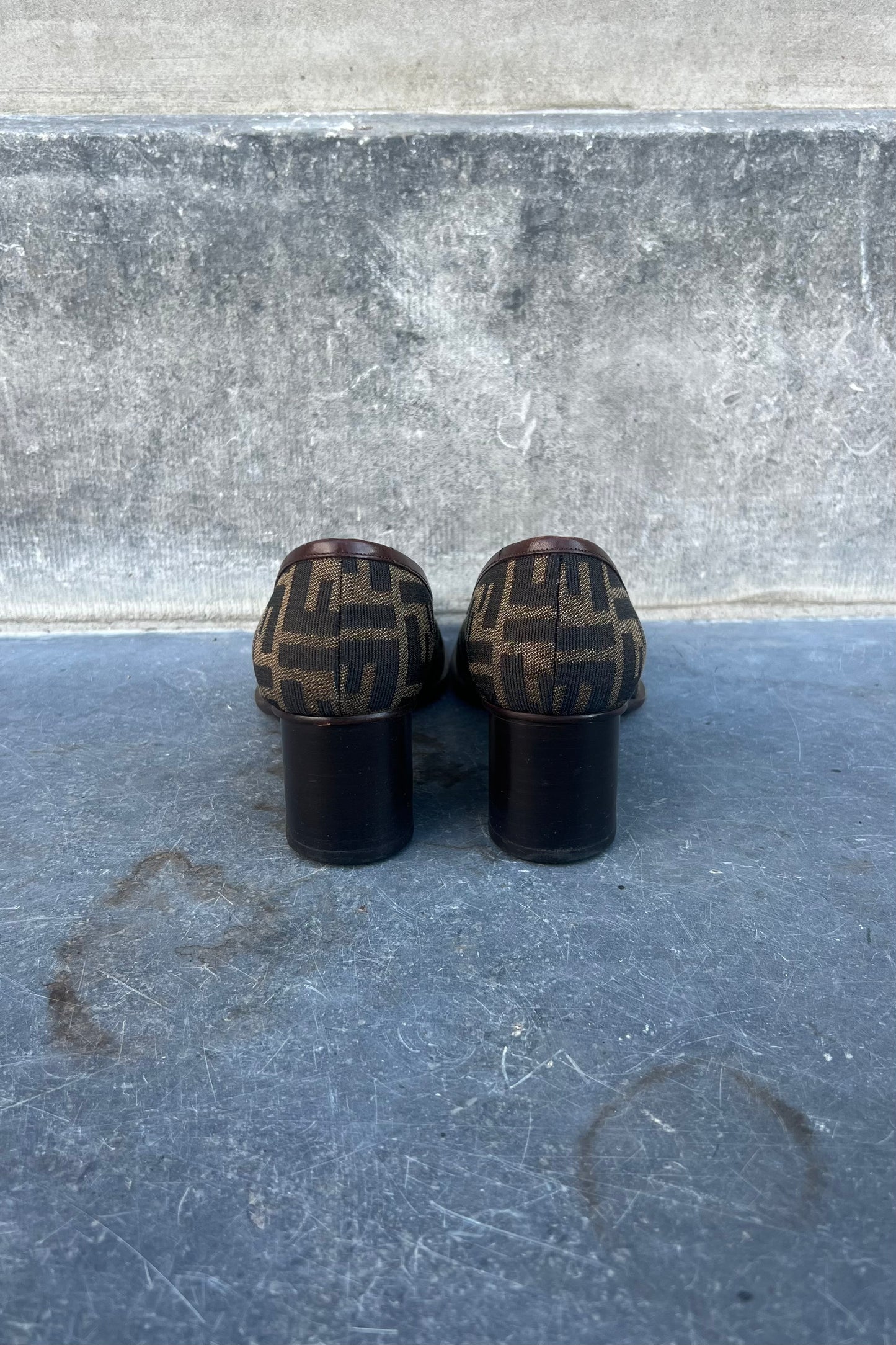 Vintage Classic Zucca Heels 37