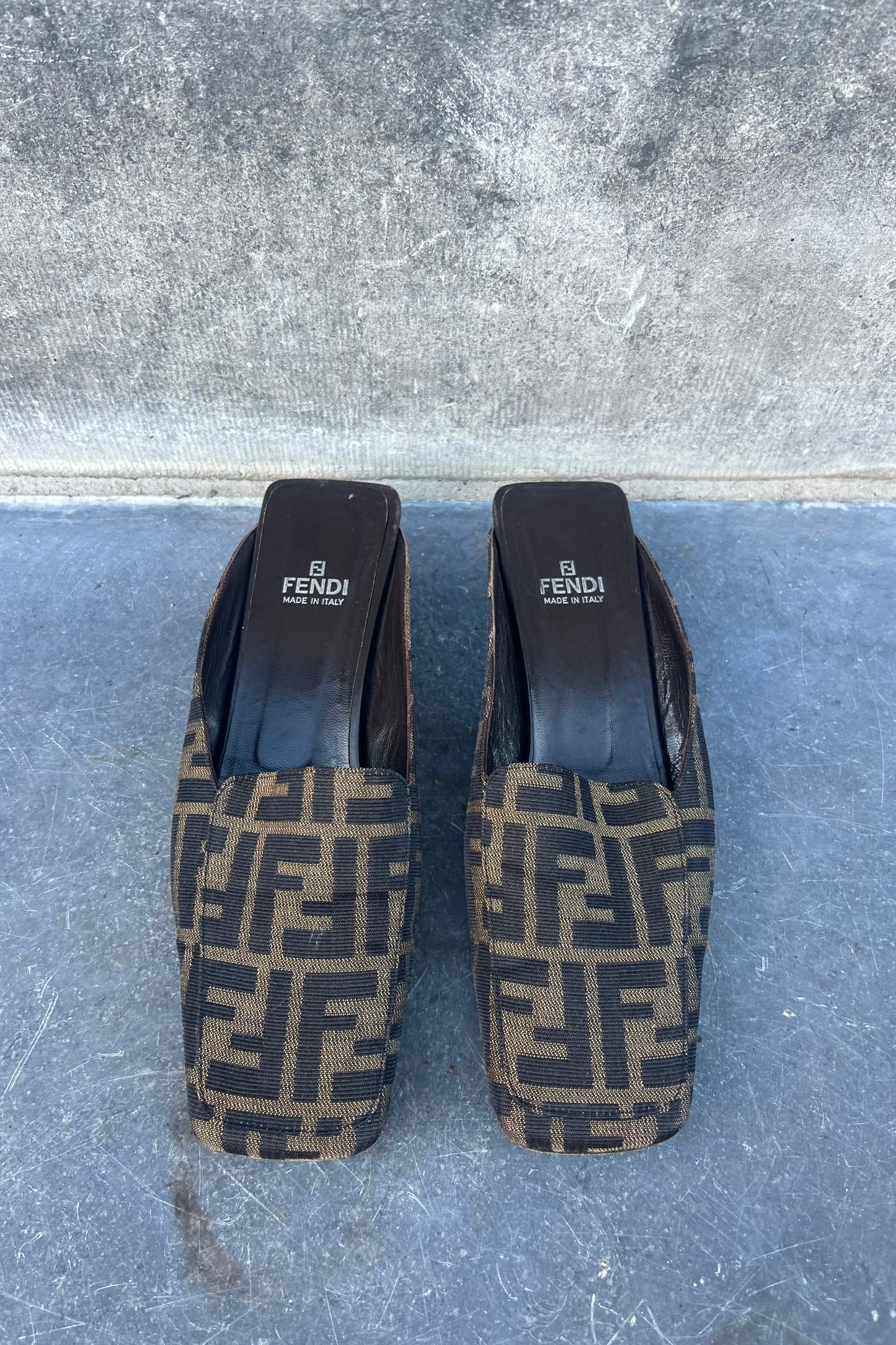 Vintage Classic Zucca Slide Mules 40.5
