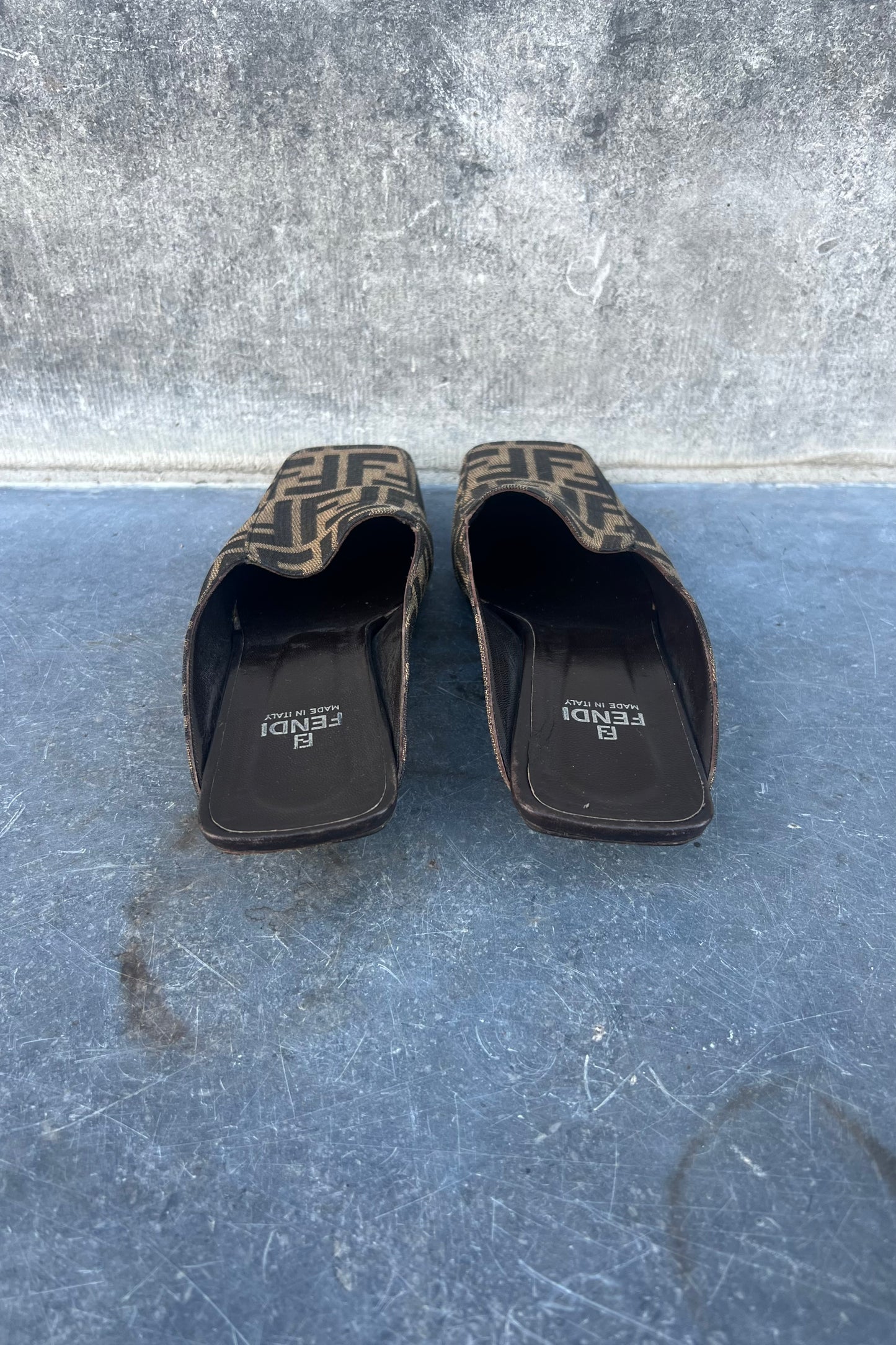 Vintage Classic Zucca Slide Mules 40.5