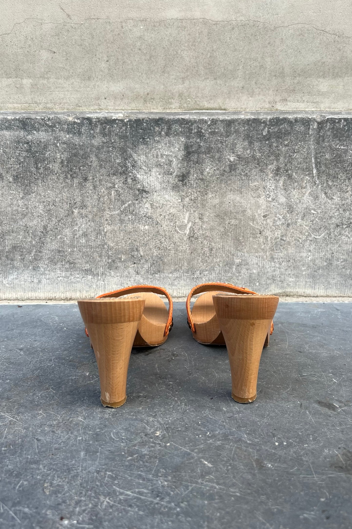 Vintage Orange Golden Logo Clog Mules 38,5