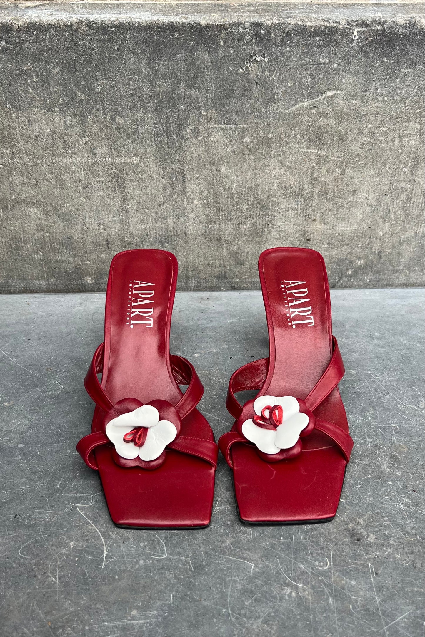 Vintage Red White Flower Heels 40