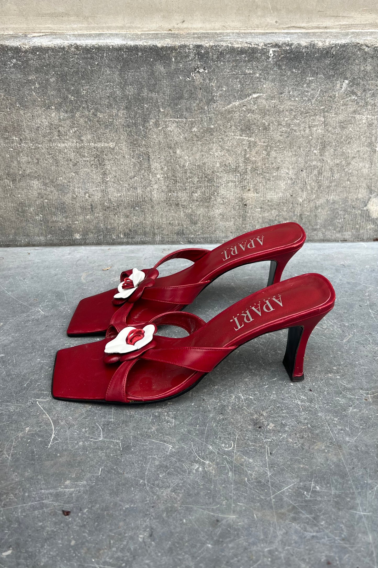 Vintage Red White Flower Heels 40