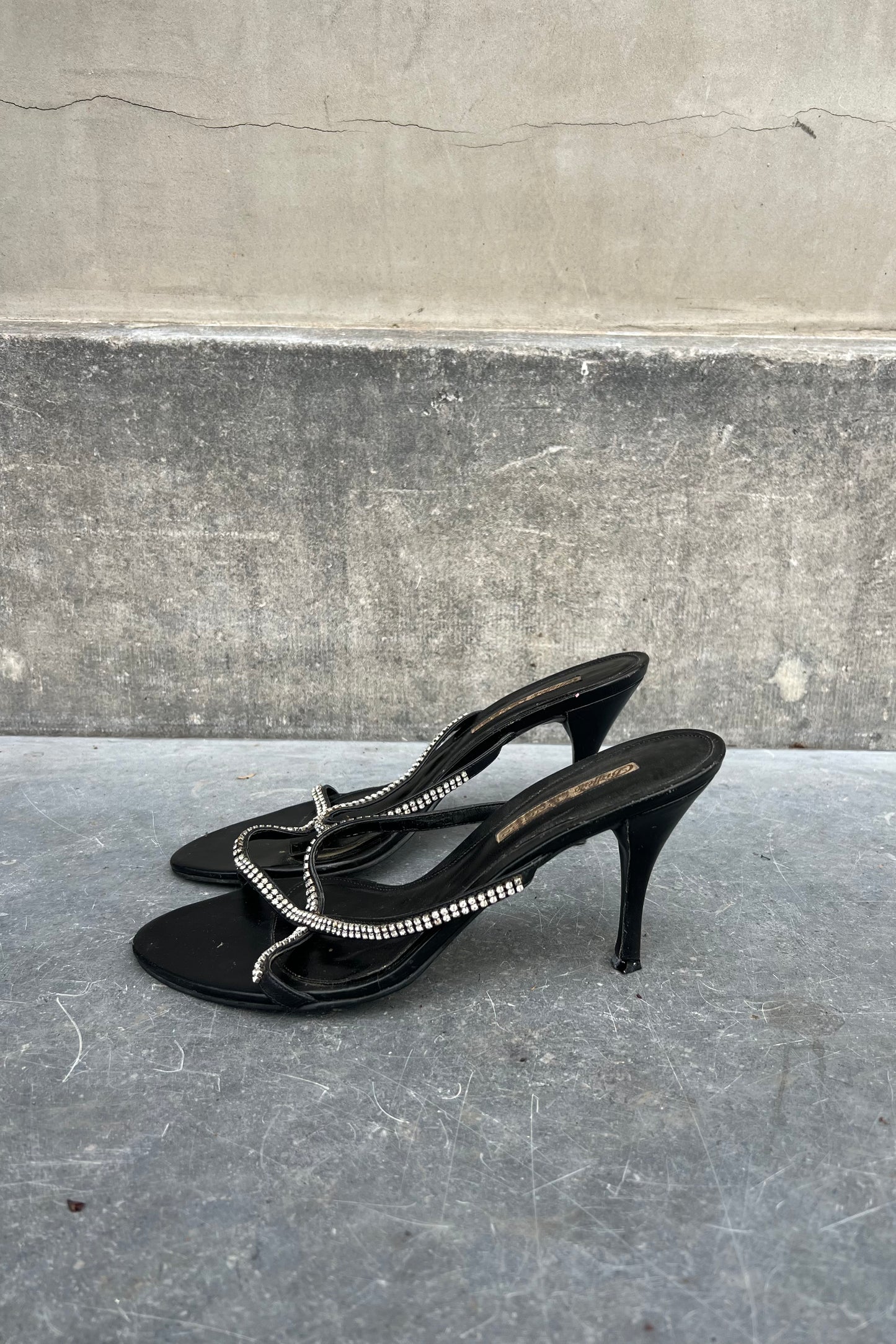 Vintage Black Crossed Strass Heels 41