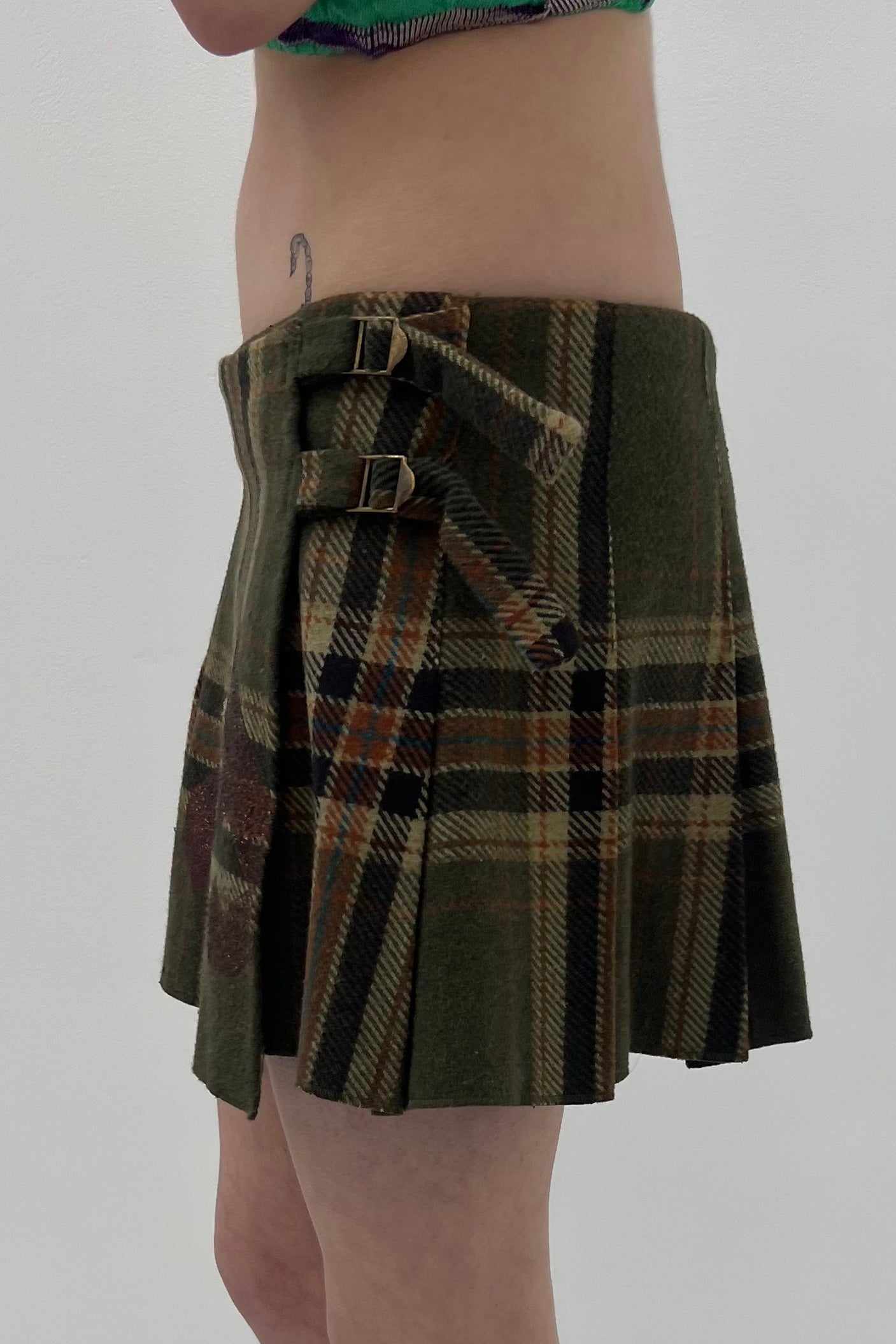 Vintage Woolen Checkered 39 Pleated Skirt