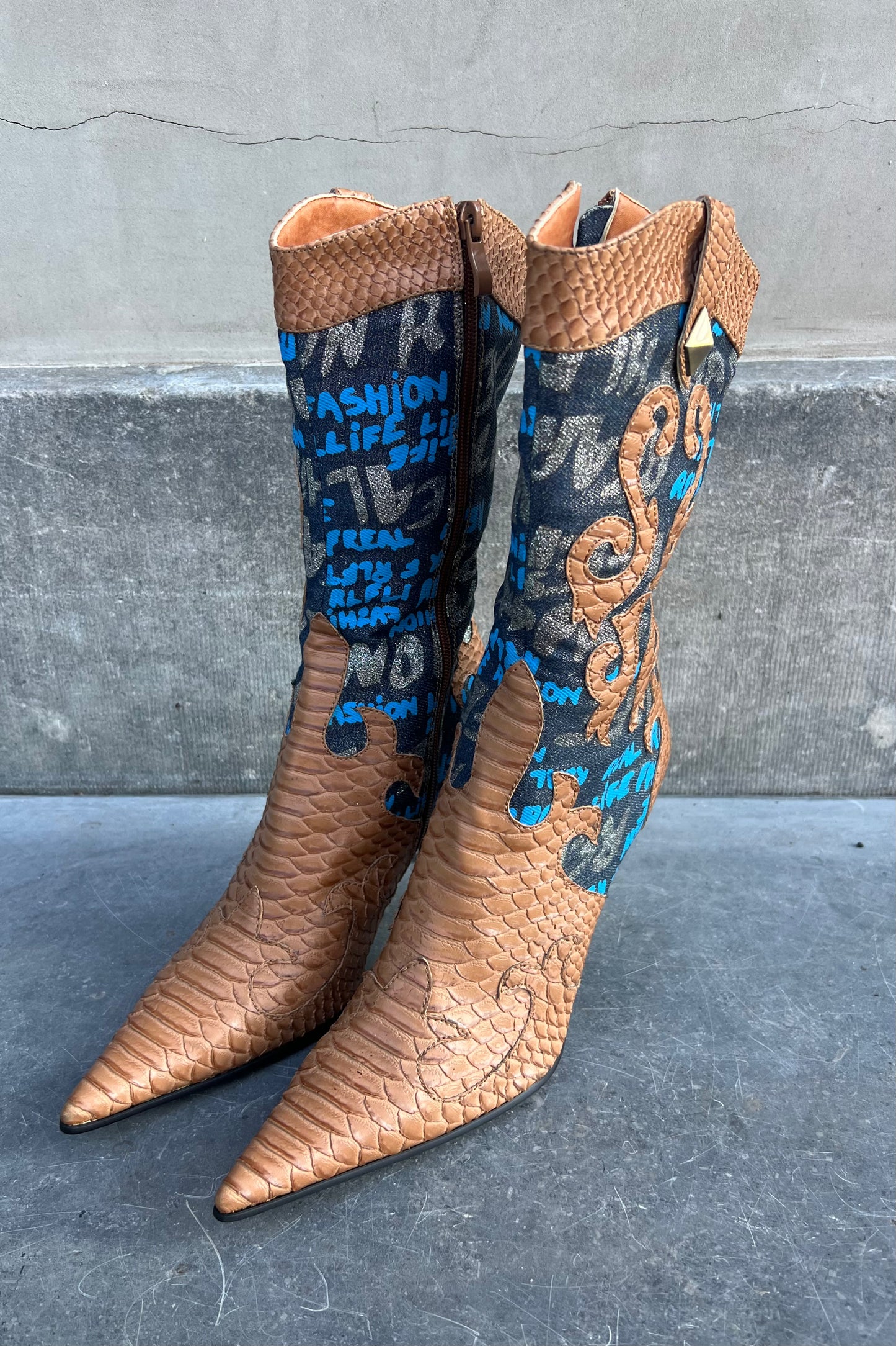 Vintage Snake Embossed & Blue Grafitti Boots 41