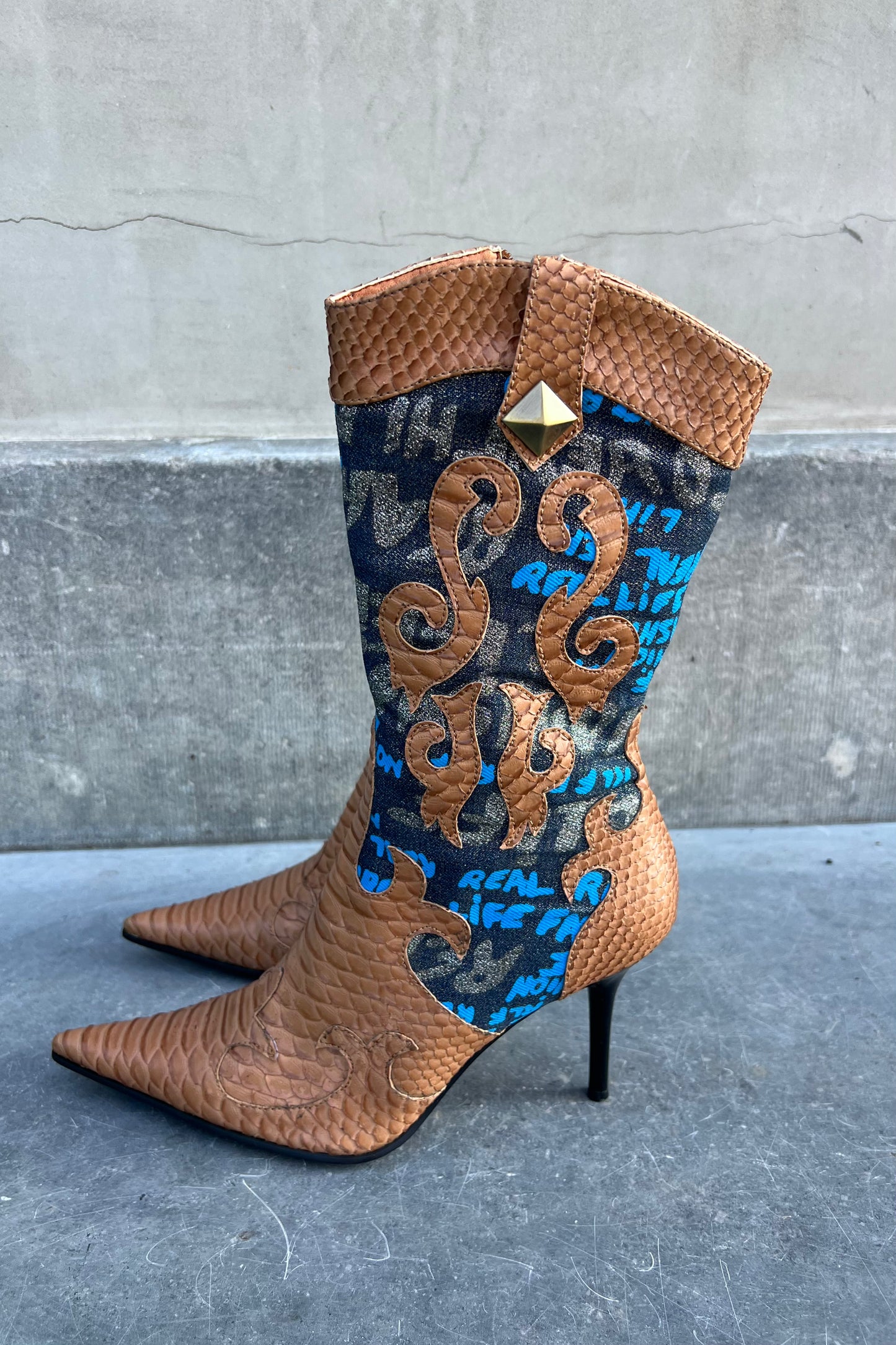 Vintage Snake Embossed & Blue Grafitti Boots 41