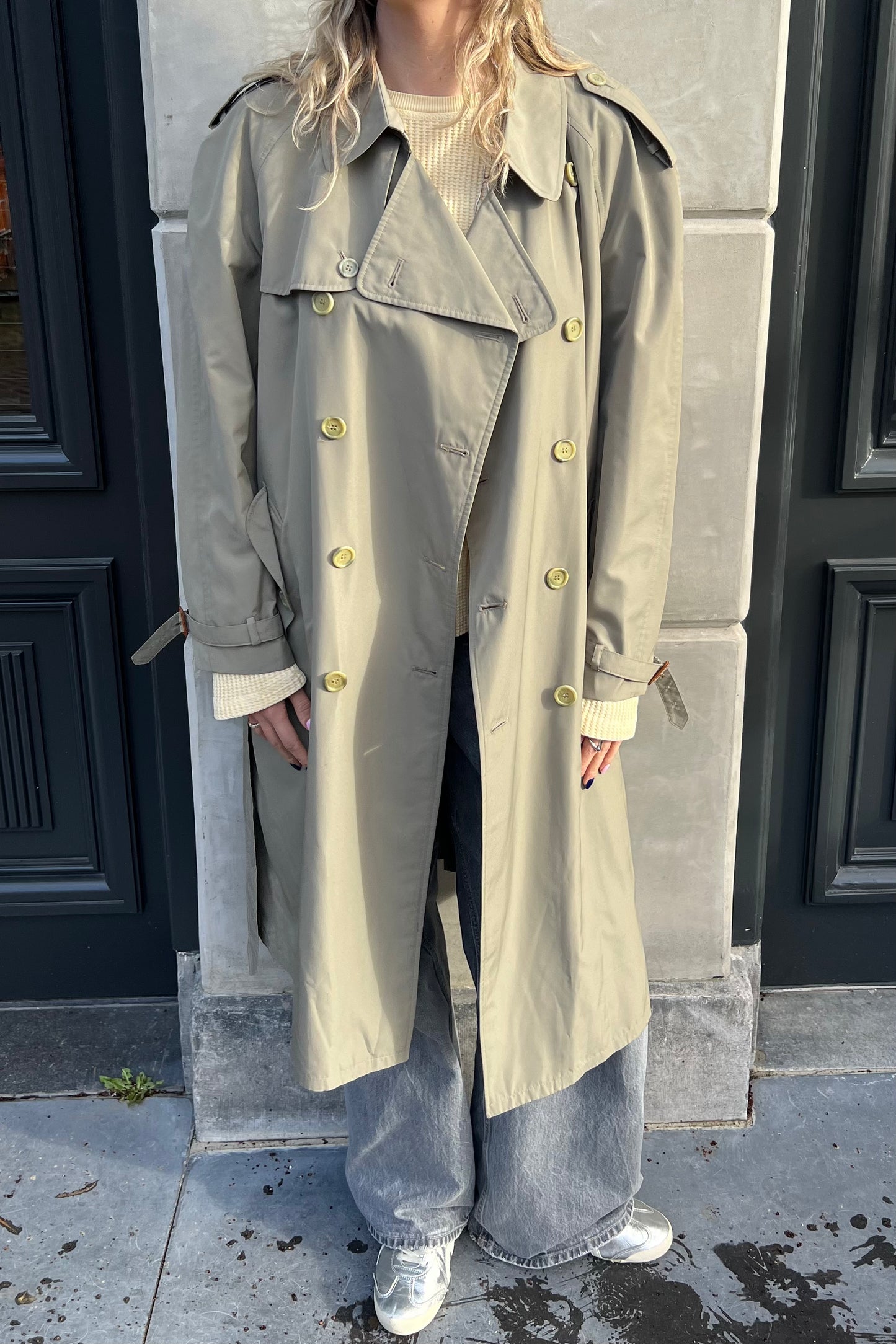 Vintage Classic Belted Trenchcoat