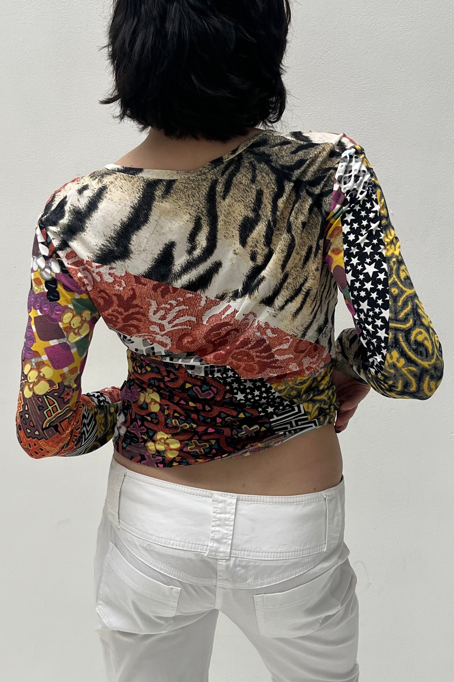Fantasy Jewel & Tiger V-Neck Longsleeve
